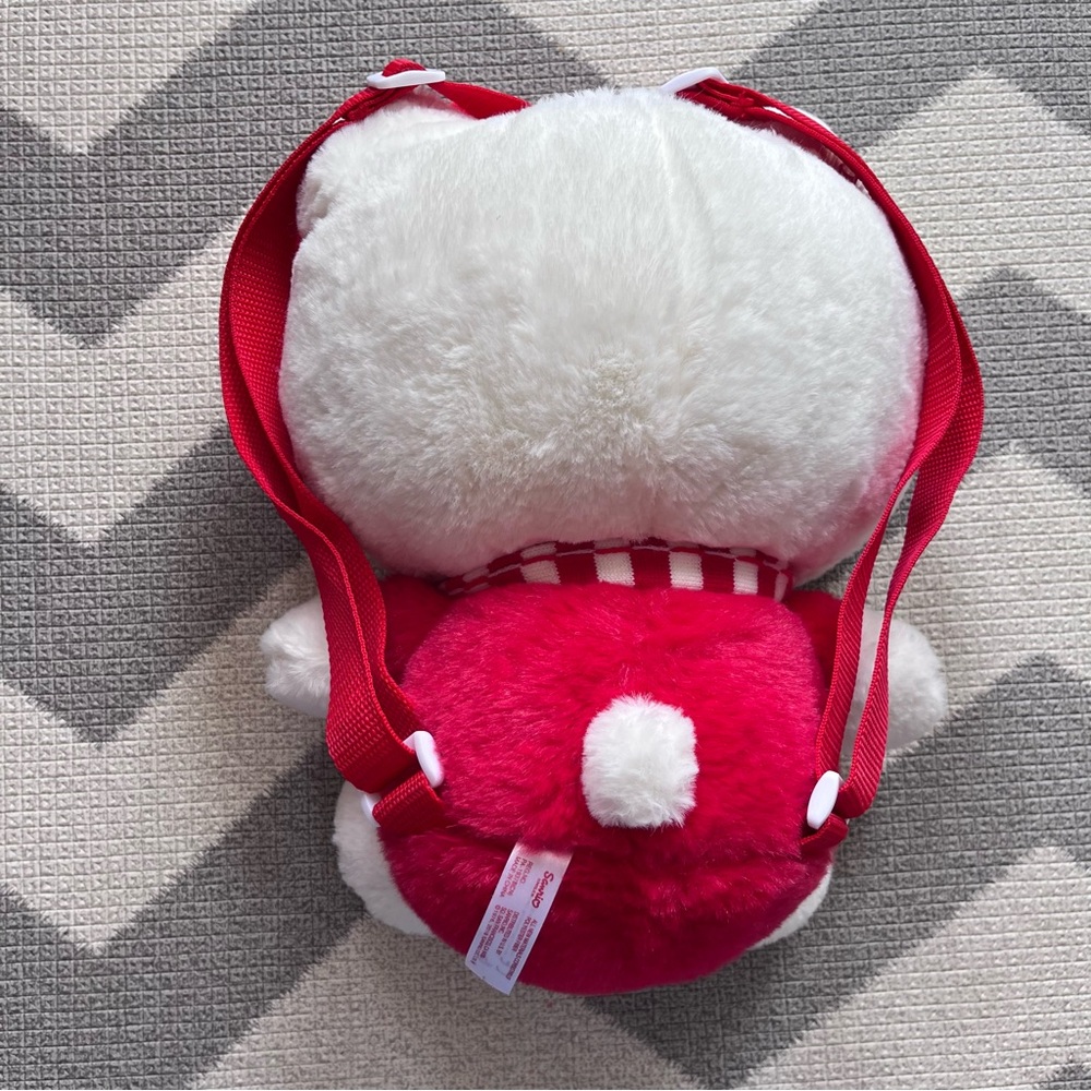 Hello Kitty Plush Backpack - Picture 2 of 6